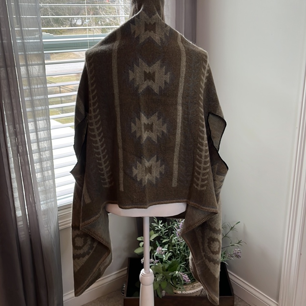 Code Womans Wrap. O/S - Picture 2 of 7